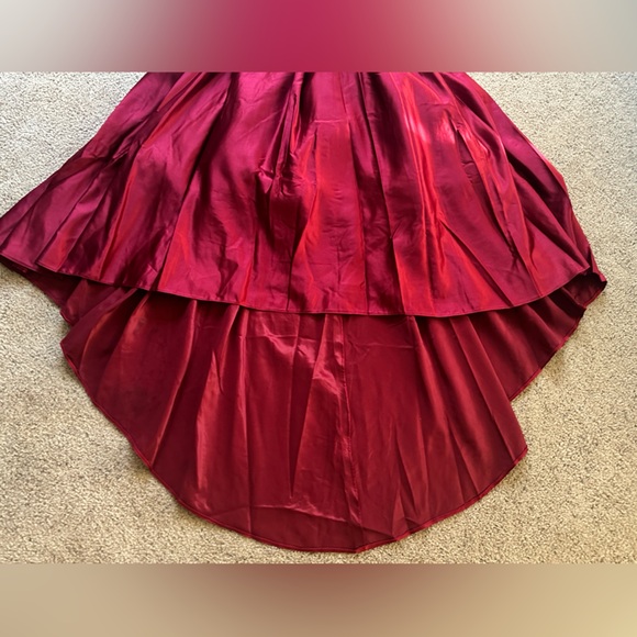 Beautiful Fancy Dress with a long train ❤️ - Picture 6 of 14